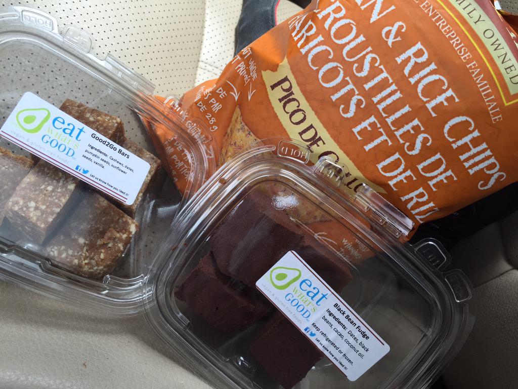 DailyNewsDM's tweet photo. Ready for the drive-in this weekend thanks to @eatwhatsgood #healthydecadence #blackbeanfudge #beanfields #good2GoBar http://t.co/QwozymF648
