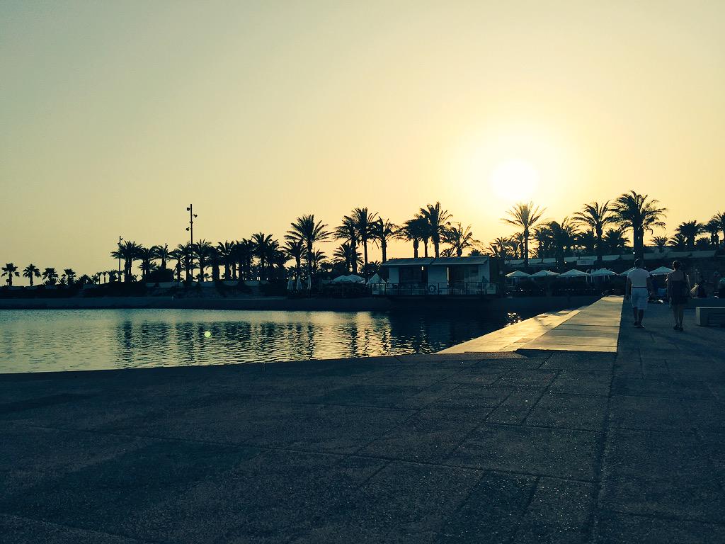 cazorla599's tweet photo. Trabajar con estas vistas, jode, pero menos😂 http://t.co/J9bSQGNF63