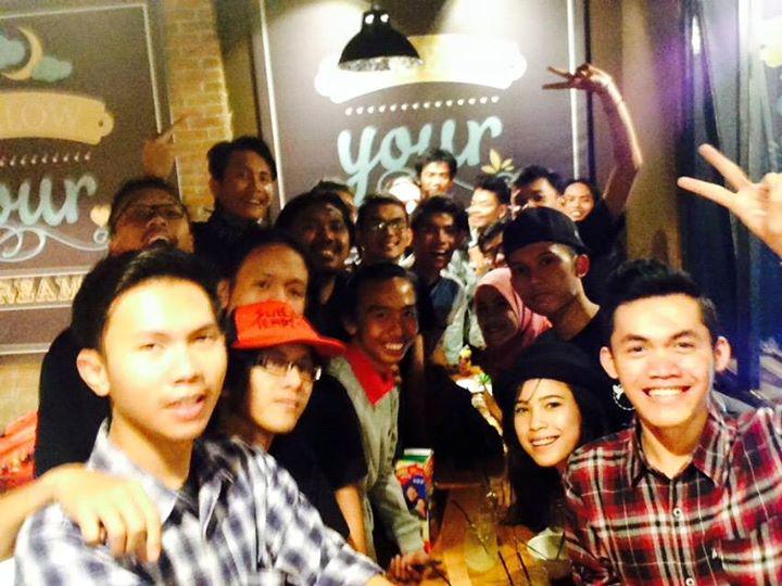 Keceriaan <a href="/skslapeco/">UKM SENI SKS LAPECO</a> malam tadi menyambut pemimpin baru! @Sintadwi2 &amp; <a href="/S3Aldi/">Masih Pemeran Lama</a> ^-^ Cc: <a href="/STMIKAmik/">#AxiooSmartCampus</a> @BEM_STMIK_ABG