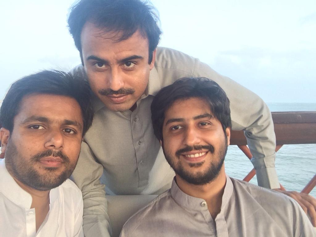 JavedNLaghari's tweet image. #Aftaar #Friends #Ramzan
With @arifqureshi123  &amp;amp; Amjad ali
