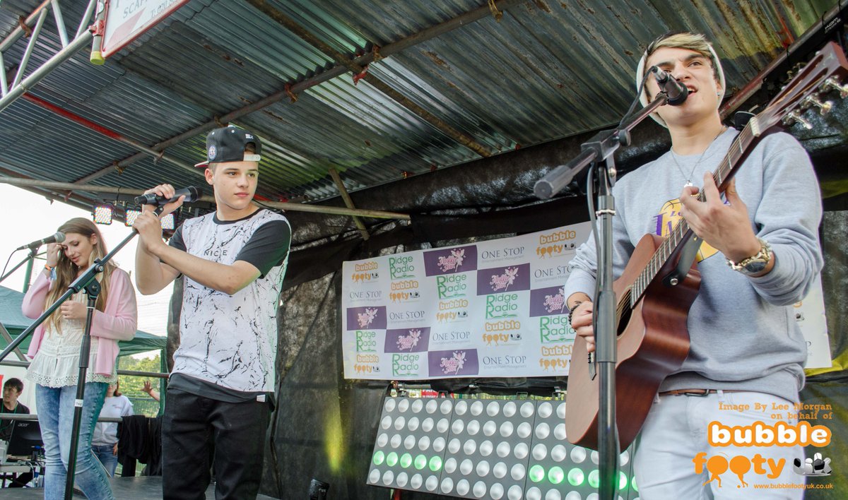 JoeSideJNR's tweet photo. @michaelsutthako Live Performance Photos by @lee_morgan_ #BubbleFootball2015 http://t.co/0MtGoQwlA3