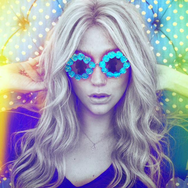 KeshaRose's tweet photo. Thank u @StevieB0i for these shades they are sick! http://t.co/3Ej9nLLRx6
