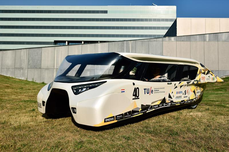RT <a href="/zonneenergienl/">Europapa</a>: Solar Team Eindhoven onthult ‘Stella Lux’ zonne-energie-forum.nl/index.php/topi…