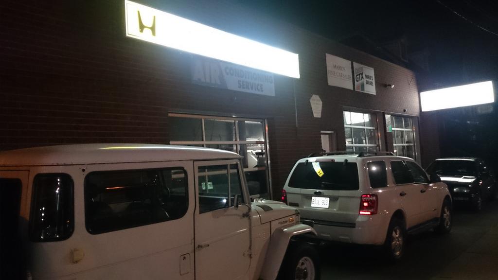 in__toronto's tweet photo. The most downtown-iest garage in #Toronto. King West http://t.co/Bh4PlvcUTd