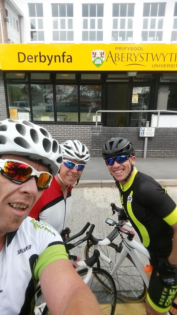 jeffsayce's tweet photo. Bangor University to @AberUni Lead Train #Firstback #under5hrs http://t.co/YyivSIeMyJ