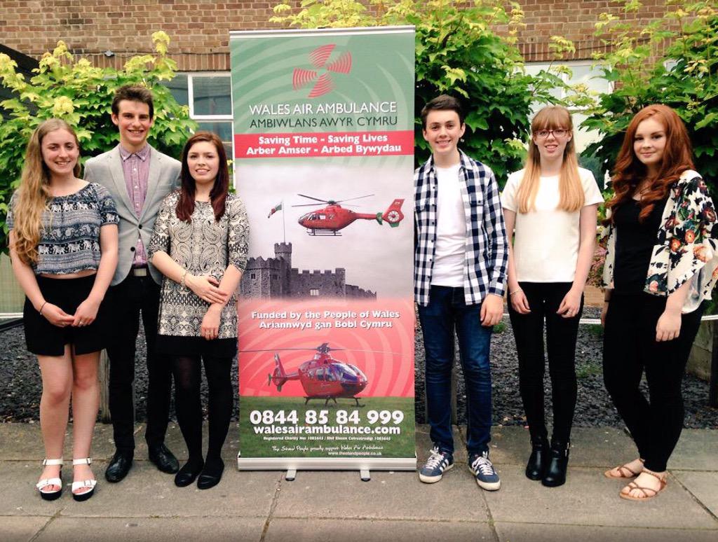SRGAuction's tweet photo. The amazing #youngpeople of @srgchs who organised an auction for the @air_ambulance and raised over £1600 #Flintshire http://t.co/Bn7fPSNQ06