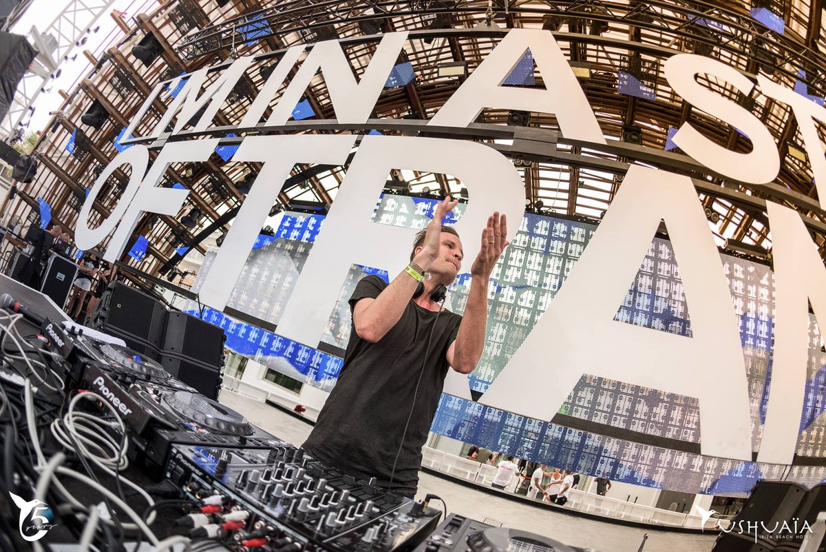 Armada's tweet image. A-MA-ZING @marlo_music remix of Jurgen Vries - #TheTheme! ➠ bit.ly/ASOTFestival20…