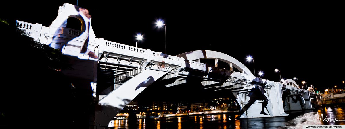 MishPhoto's tweet image. Late night shoot... Showcasing Brisbane and her artists during @APCSummit @brisbanecityqld #2015APCS