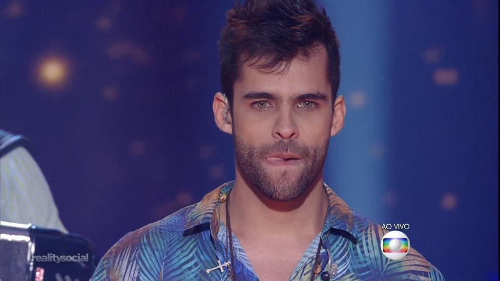hmotario's tweet photo. quando vejo as fotos do crush http://t.co/xuZNZG2mP8