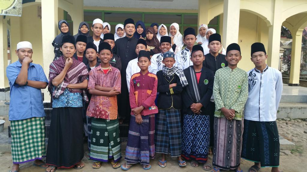 kangmaman72's tweet photo. Jayalah PKB ku! Partai Ramah Anak. Partai Sahabat Perempuan. Partai Pejuang Toleransi @MuhaiminIskndr @BeritaPKB http://t.co/ZqzzorBq3x