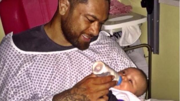 NZStuff's tweet photo. Neemia Tialata pays tribute to Jerry Collins with photo of Ayla http://t.co/Cxzq1s2BG0 http://t.co/lpFq9kiQM2