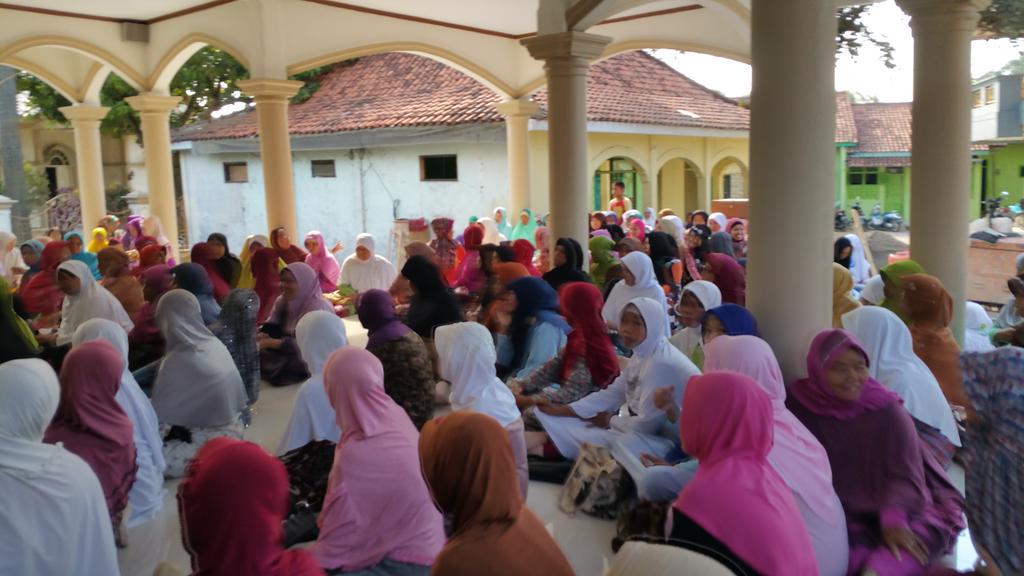kangmaman72's tweet photo. Jayalah PKB ku! Partai Ramah Anak. Partai Sahabat Perempuan. Partai Pejuang Toleransi @MuhaiminIskndr @BeritaPKB http://t.co/ZqzzorBq3x