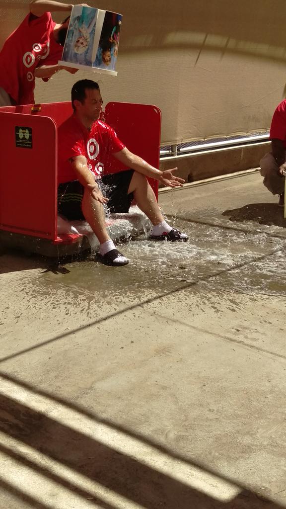 eryn_chavez's tweet photo. #unitedway ice bucket challenge. @SeanTripslide is the real MVP :) http://t.co/Kx13HzkNIb