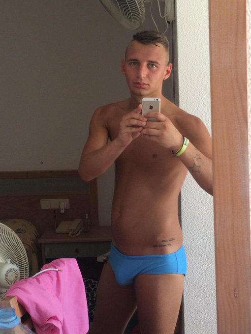 Blue speedo day @BritXXXmodels @TUKUnderwear http://t.co/JeMp7dSsi8