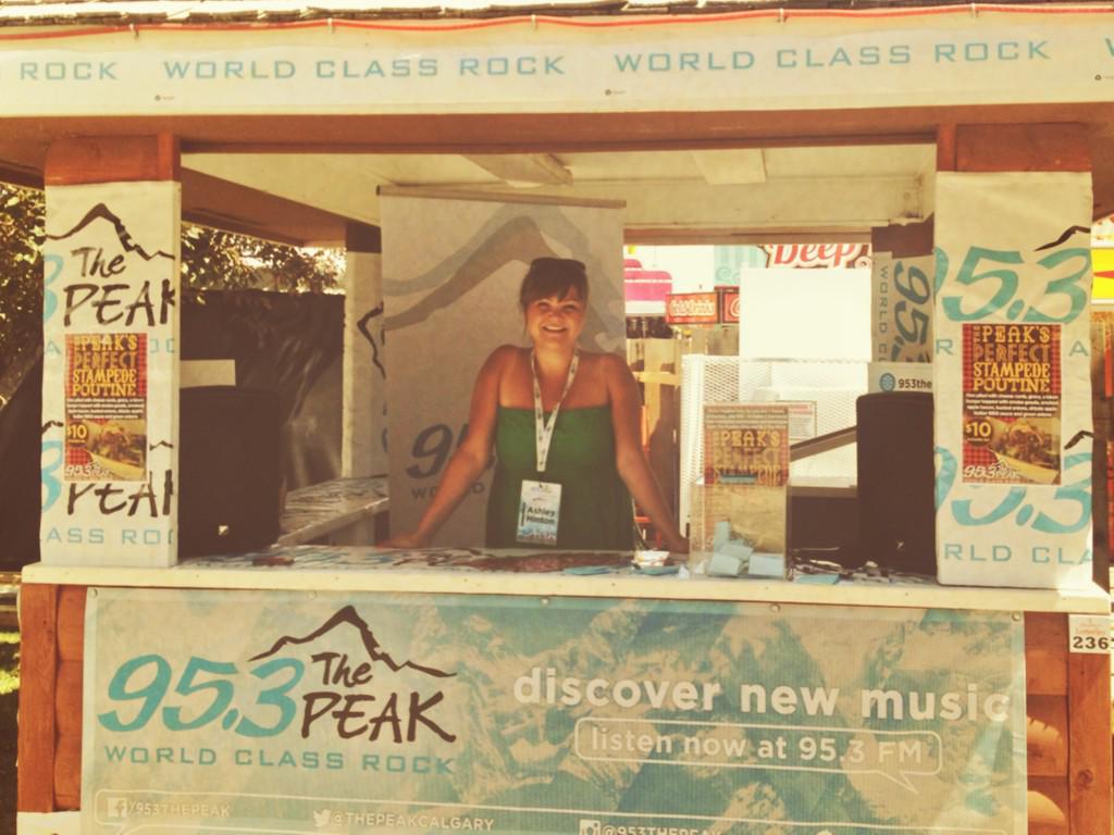 ashleyhinto's tweet photo. Hanging out and people watching at @ThePEAKCalgary's cabin at the @calgarystampede. #tightjeans #tighteverything http://t.co/0CUWgwIDtB