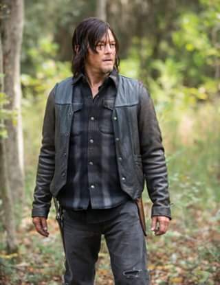 elvismama97's tweet photo. @GemmaTargaryen @helloherman1 @StBartols @gothygirl72 @stitchwitch76 @clydesglide Heard the #DarylBomb call.. http://t.co/JnZMDppWjw