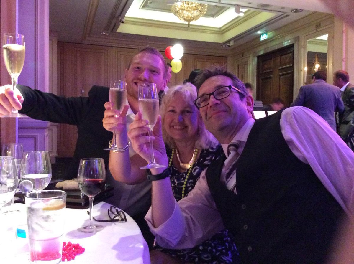 SimonLBradbury's tweet photo. We won TWO European Awards! Best Property Presentation and Best Referrals and Networking at #FCBigWeekend http://t.co/cXRg32yzF5