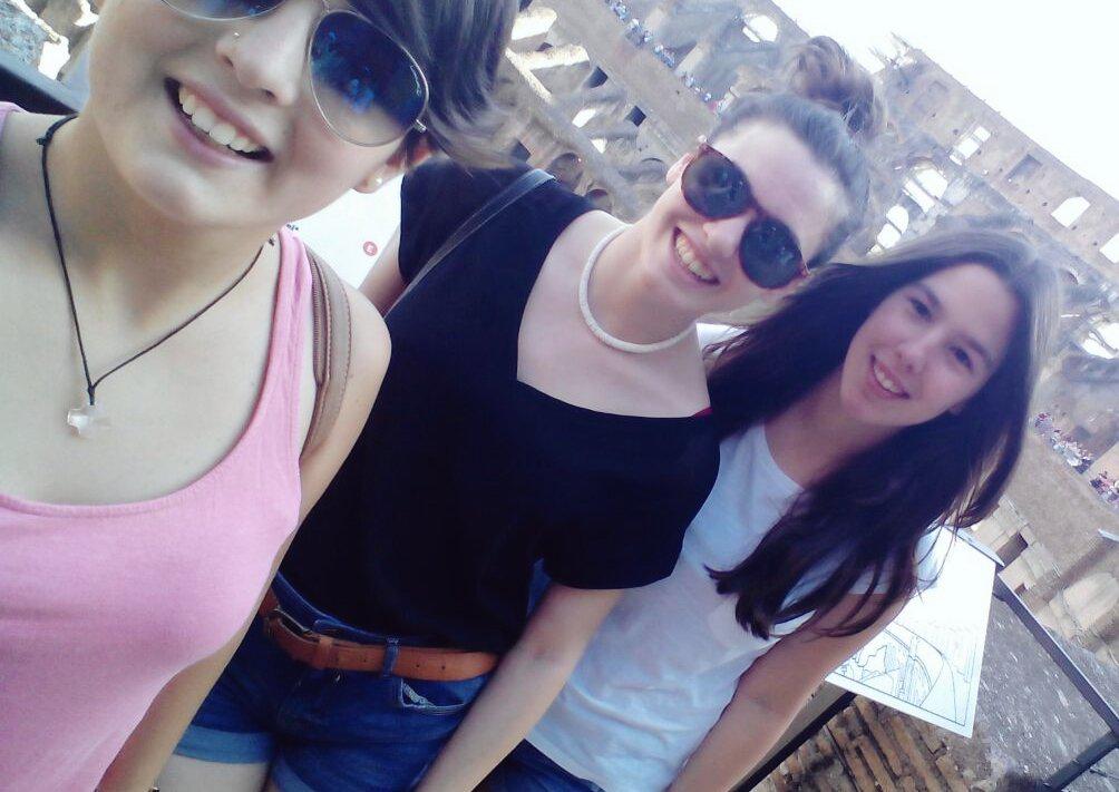 NereaGarces's tweet photo. @anabelengnr @IdoyaAperteQuin tenemos que hacer reencuentro!! http://t.co/KUvGJ3RXei