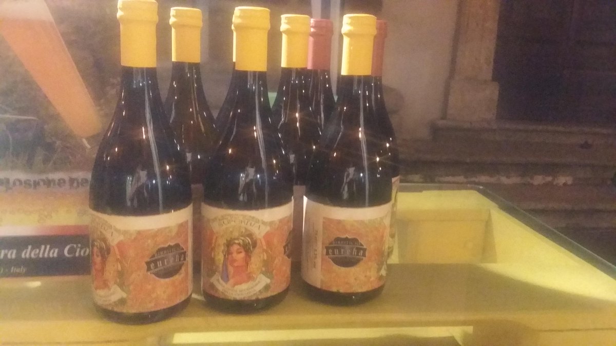 rednotesml's tweet photo. @birrificioeurek #jazz and #beer #palianojazzfesival http://t.co/sCx0leGlvR