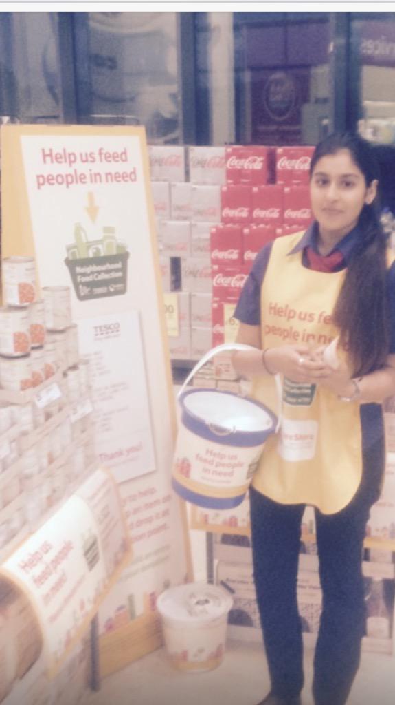 Foodbank still going strong late evening at team HP #everycanhelps <a href="/highamspark5327/">Highams Park 5327</a> <a href="/Bearface1976/">Claire Kingston</a> <a href="/JezButwell/">Jez Butwell</a>
