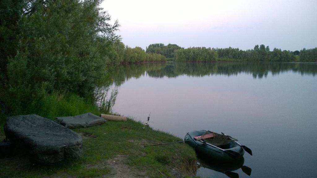 Carpkingdre's tweet photo. Op zoek naar mijn vissers hard #onbekend  #Carp  #Karpervissen #karper http://t.co/53XiUxScVA