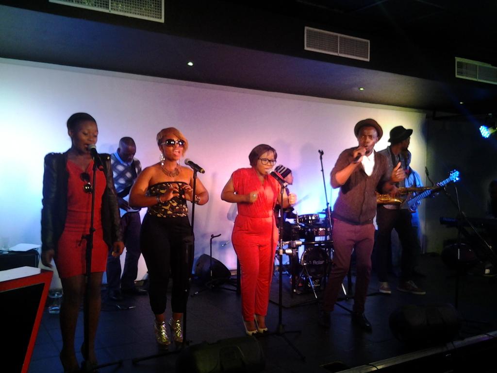 PuleMohodi's tweet photo. @Afrisoul_ &amp; @MaximumStylez Band performane @Yfm #LiveNReyired with @MsTheo2 @pepsinsa @FruityStar @Dat_Boi_Blocc http://t.co/NyGoo9xUOO