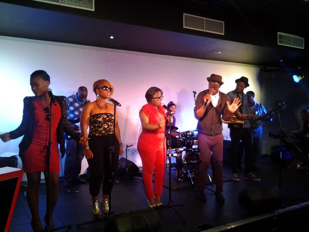 PuleMohodi's tweet photo. @Afrisoul_ &amp; @MaximumStylez Band performane @Yfm #LiveNReyired with @MsTheo2 @pepsinsa @FruityStar @Dat_Boi_Blocc http://t.co/NyGoo9xUOO