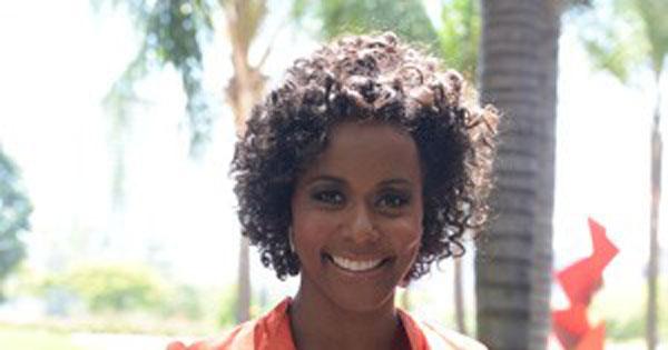 g1's tweet image. Maria Júlia Coutinho é vítima de comentários racistas no Facebook glo.bo/1UiV3i0 #SomosTodosMajuCoutinho #G1