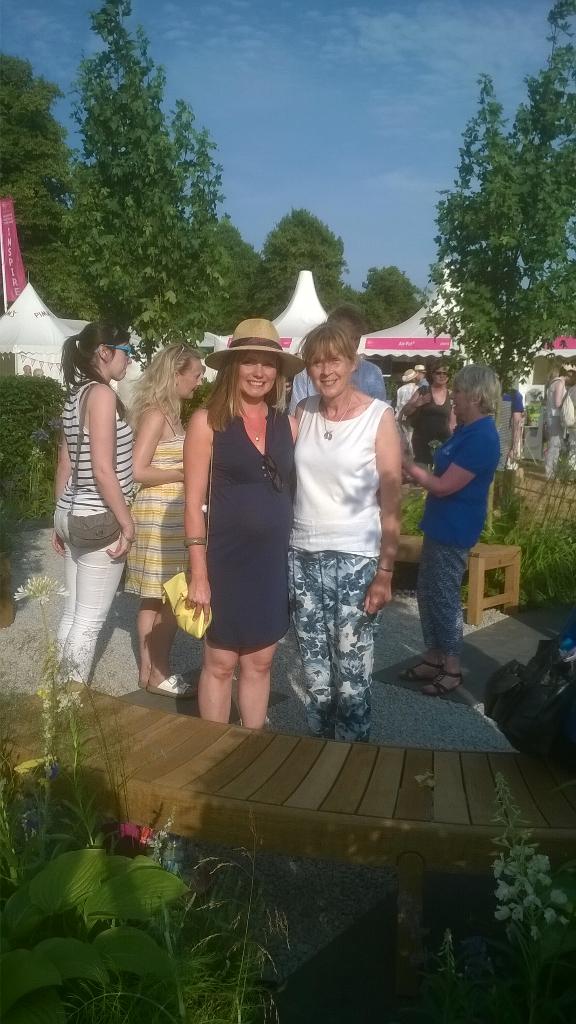 Congratulations @Catherine_CLC on winning The Peoples Choice for your Unique garden <a href="/Hampton2015/">*Patunia*</a>