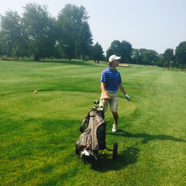 TotalCaddyMove's tweet image. Knowing you're in for a long loop when your member's fuck boy of a son roles up to the tee looking like this. #TCM