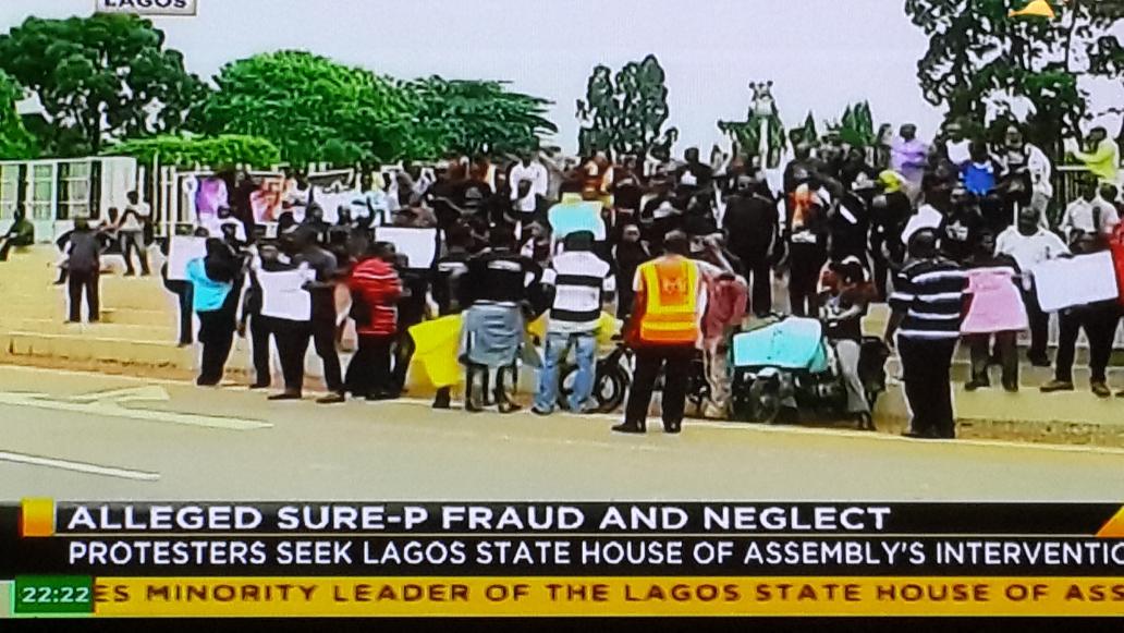 GMBChange's tweet photo. Nigerians duped thru PDP'S SURE P/ FERMA schemes. Nigerians must see how PDP ruined us. @ogundamisi @PdpNigeria http://t.co/rHipKw7M2c