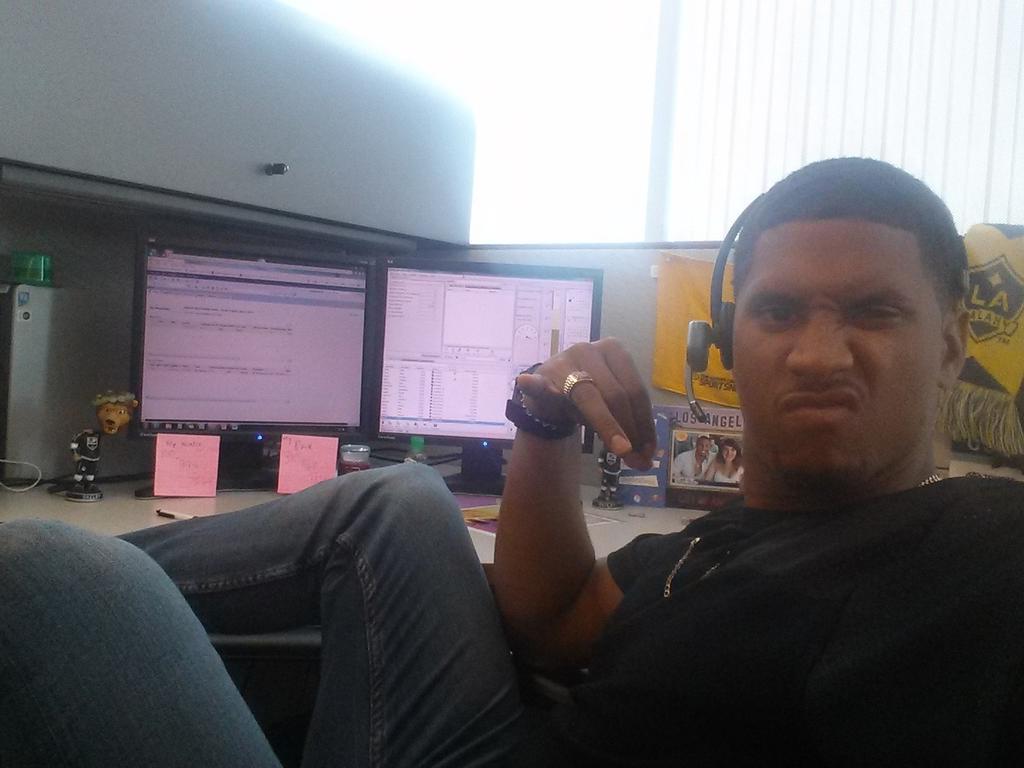 HTLuckybs's tweet image. Stucc here at work. . .still Rolling though. #AlmostOff