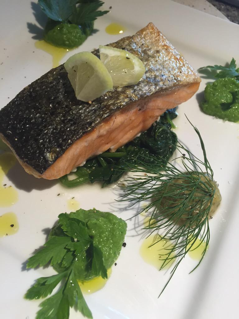 sophie_hyam's tweet image. No competition but Friday night supper, baked salmon pea purée and dill sauce #easydining  @GPFNK #YourGoodFood #yum