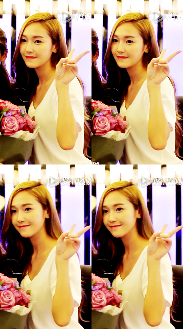 Jsica_jsy's tweet image. 150701 Fire Bible 2015 Interview ( cr: OurLittleGiant )