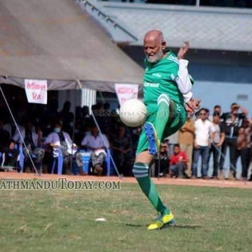 epicnaresh's tweet photo. के त भन्दा आखिरमा हो नि त हिहिहा ....
PM Koirala :D http://t.co/NTMHySW3Du