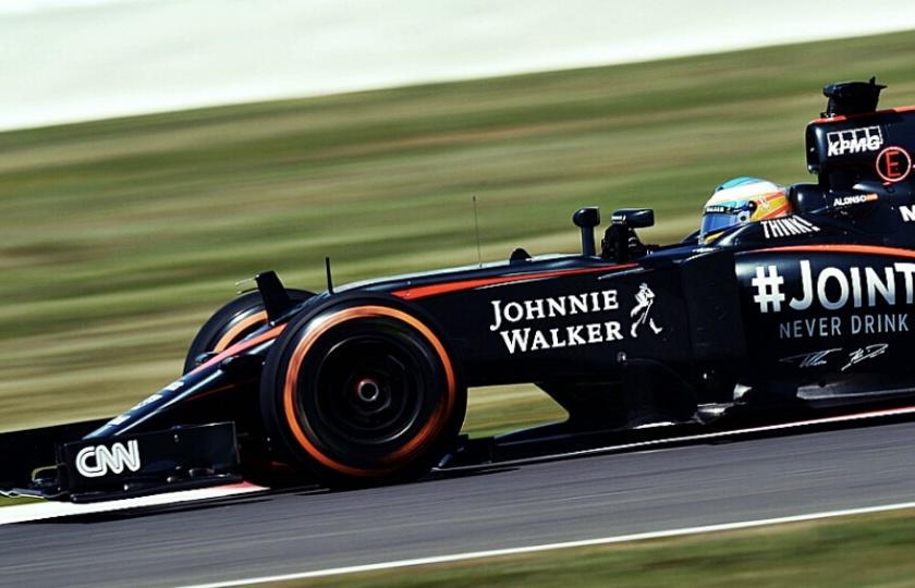 GuauMagic's tweet photo. #Silverstone2015 #Alonso #McLarenHonda http://t.co/o92rCZjW7c