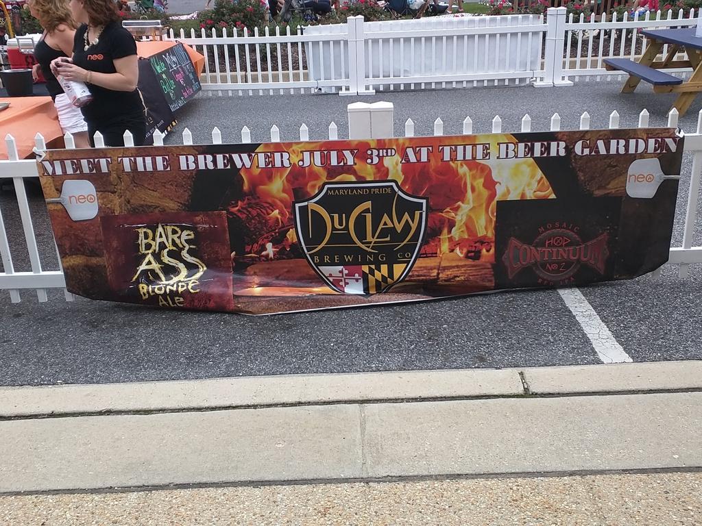 TheHysteriaTy's tweet photo. Gonna be a good night! @DuClawBrewing #DuClawFest #DuClawTakeover #cbcrbd #mdbeer #craftbeer #drinklocal #beerporn http://t.co/Awx5O4NTWf