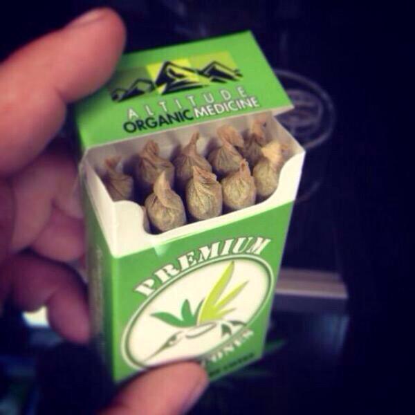 toasted_af's tweet photo. The future 😋👌💨 http://t.co/r6NKHzje6d