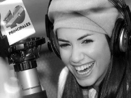 HappinesLalita's tweet photo. se equivoco del casting, no sabia que conquistaría el mundo,y que salvaría miles de personas con tu sonrisa ❤️gracias http://t.co/vfZrnd9OuU
