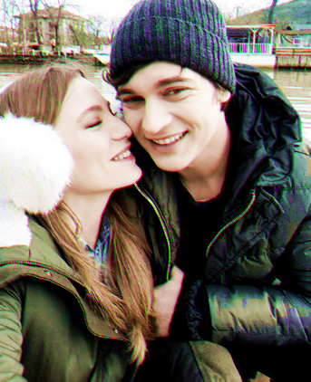 buserenay2's tweet photo. Deli gibi özledim be #medcezir http://t.co/q3OQiR050L
