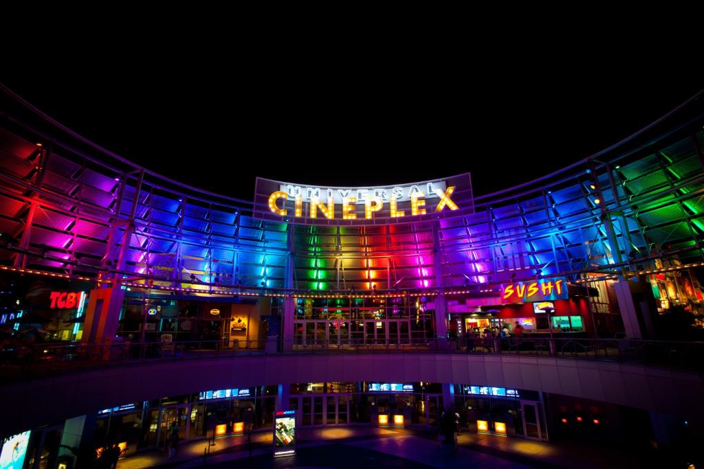 UniversalORL's tweet photo. So many screens, so many choices at #AMCUniversalCineplex. What is your favorite movie of 2015 so far? http://t.co/haVQwusRZJ