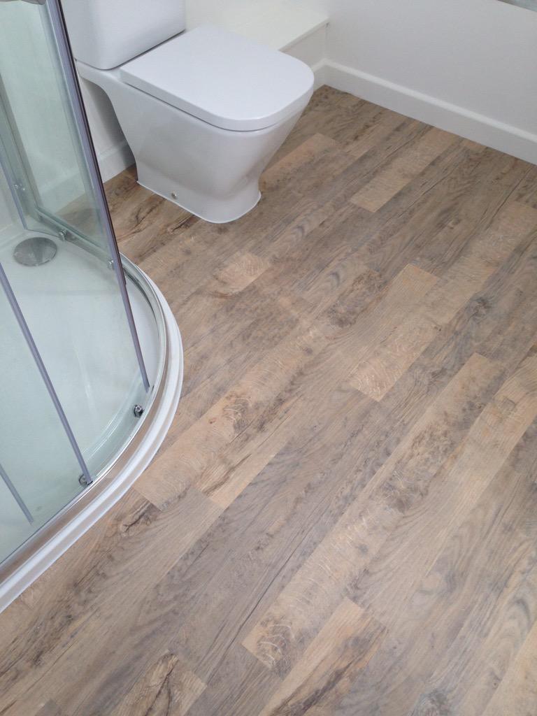 DesignFloorsSK's tweet photo. Job in wales finally done looks great! @KarndeanFloors @FBallUK #p121 #stopgap300 #teamfball!😎👊! http://t.co/Ln2POjgzGq