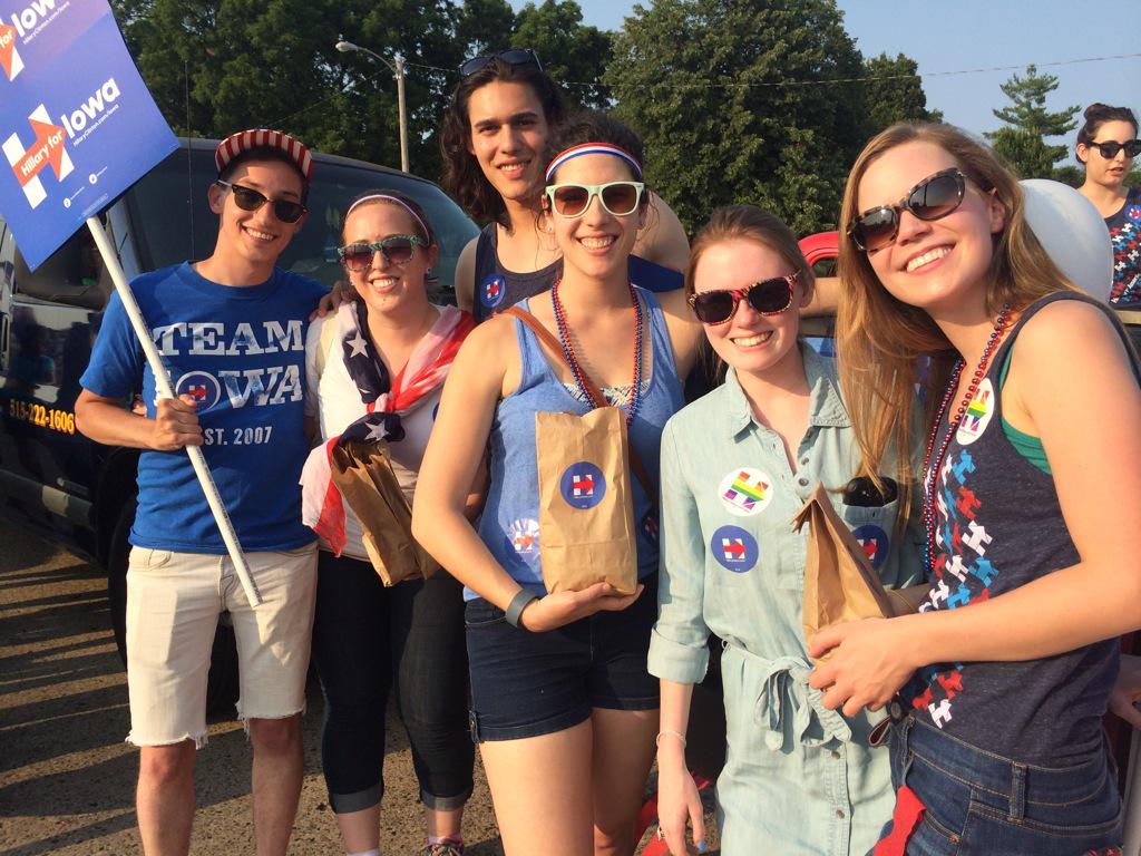 ranneschneider's tweet photo. West Des Moines July 4th Parade! Ready to rock these 3 miles. And then 3 more. #Hillary2016 http://t.co/f5mhsWEuuU