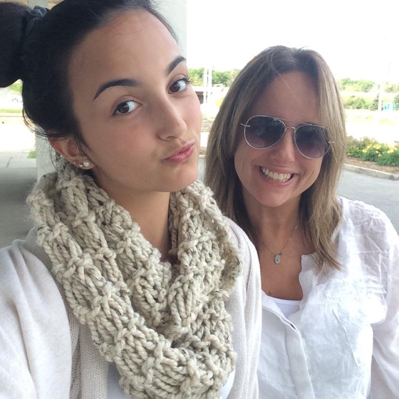 PwrFulWmn's tweet image. How am I shrinking?!? #TallKid