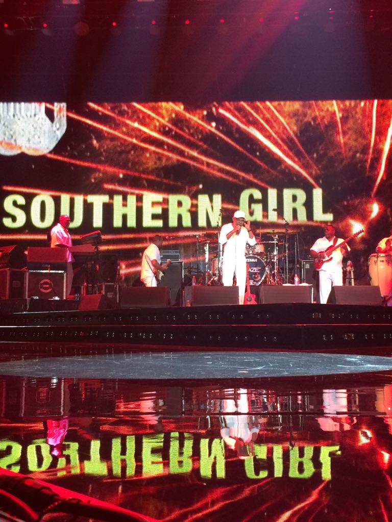 Frankie Beverly serenades all the southern girls at #ESSENCEFEST. #BringTheLove