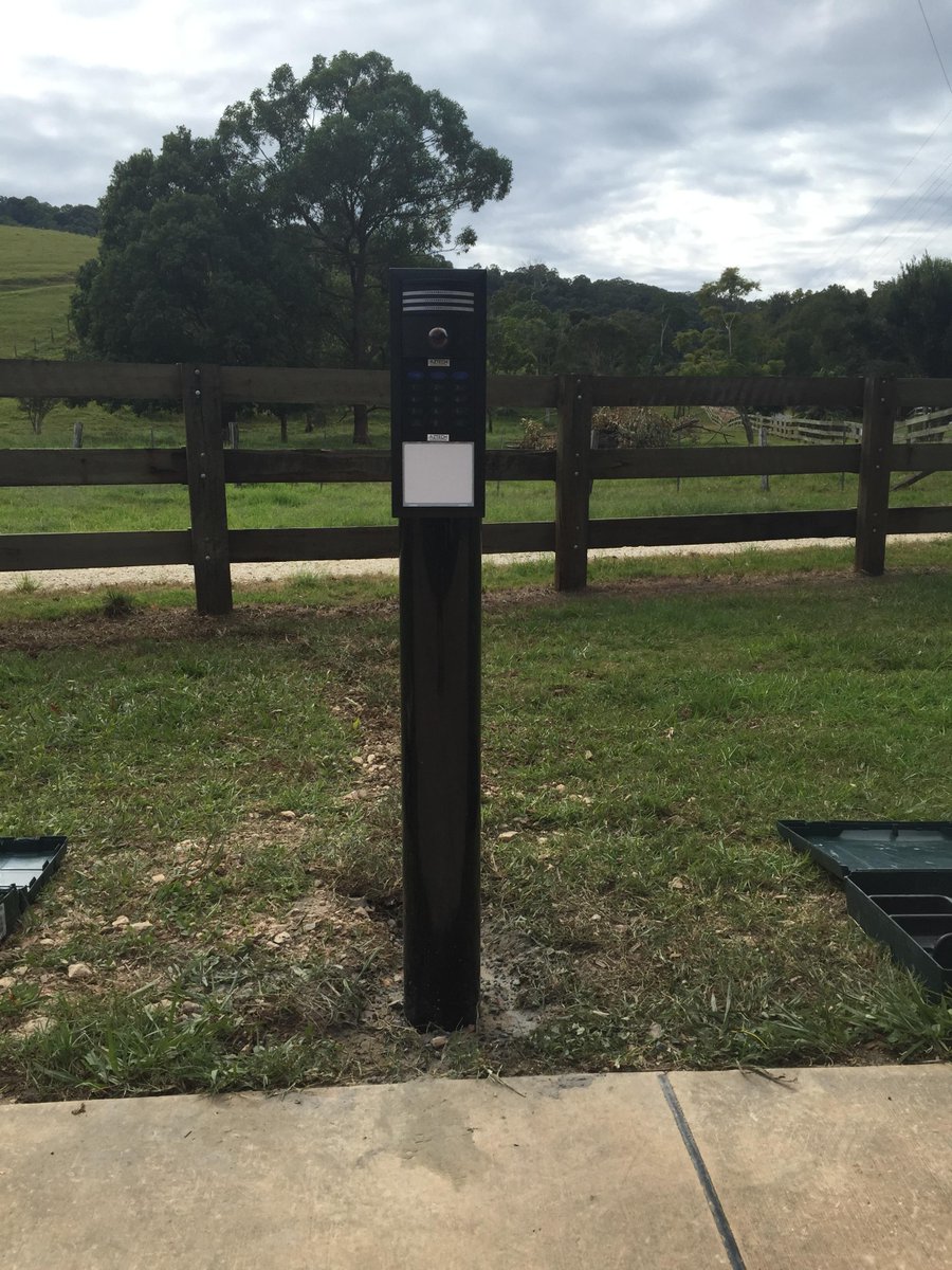 AztechISystems's tweet image. How good does this Mobotix T25 IP Video Door Station look!