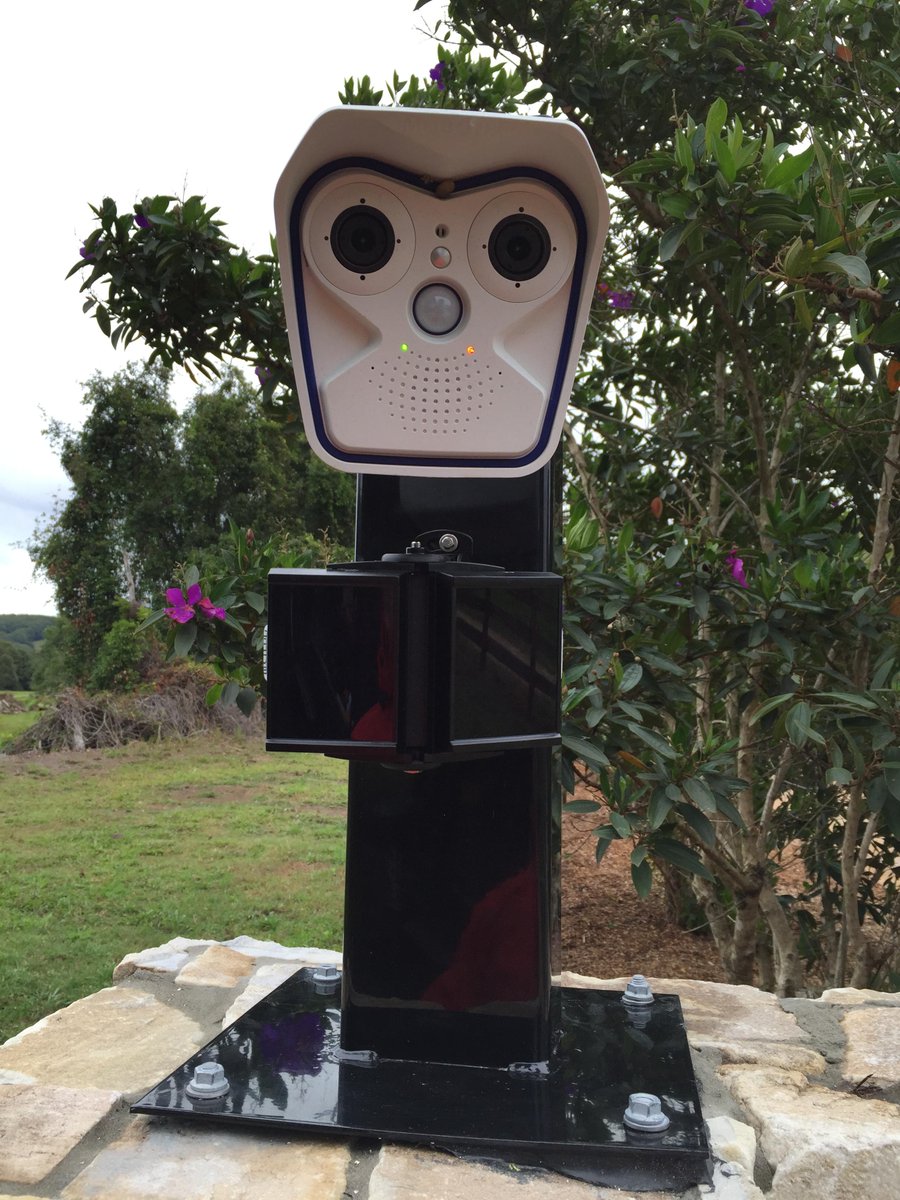 AztechISystems's tweet photo. @MOBOTIX_AG M15 with @rayteccctv IR Illuminator http://t.co/9sz3ynhCt6