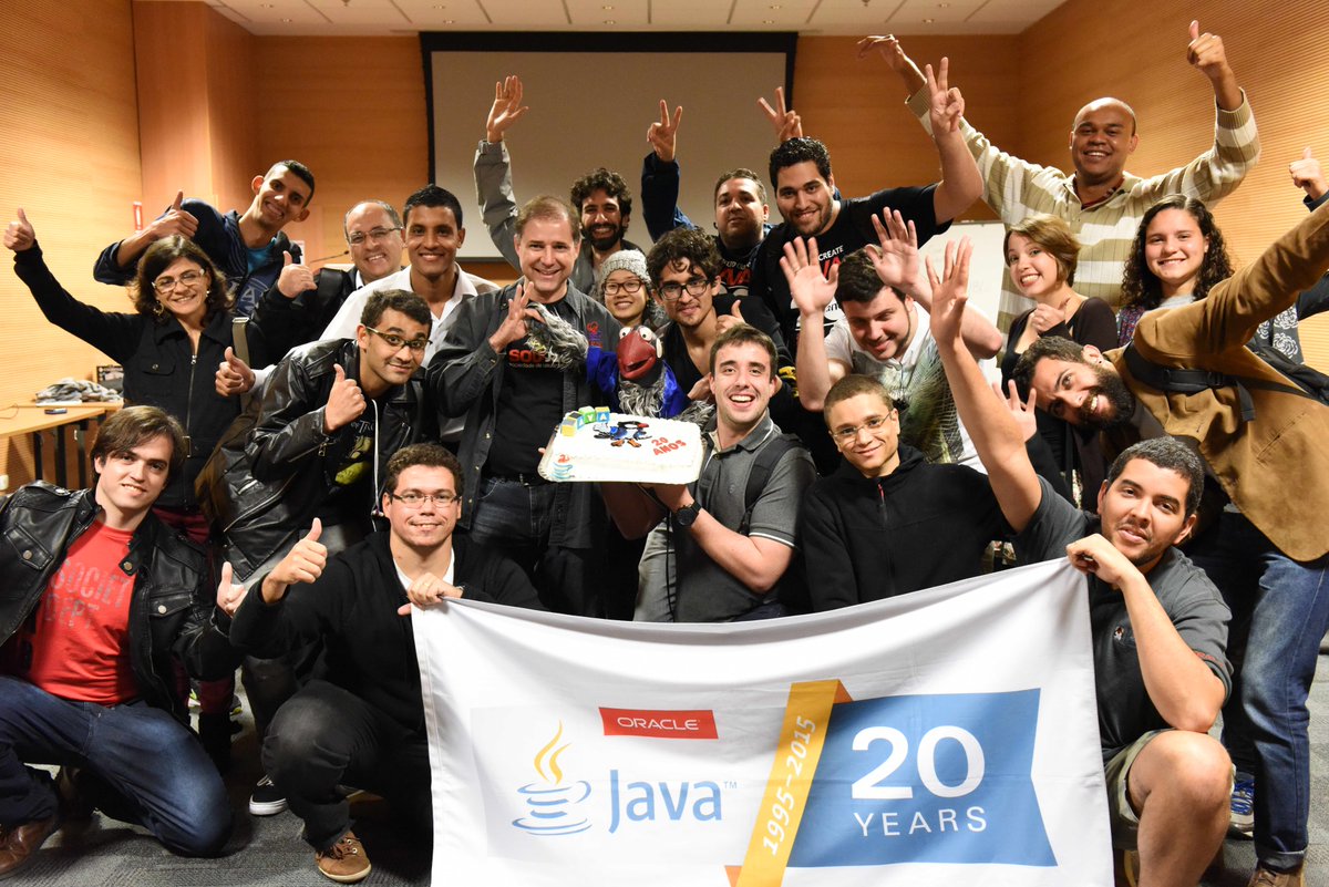 java's tweet image. A #Juggy puppet cake to celebrate #20daysofJava with @soujava! @brjavaman @brunoborges @otaviojava @steveonjava