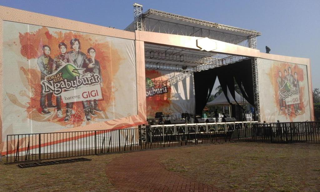 Dede_feather's tweet photo. Panggung ngabuburit 4juli15 alun2 pandglang pkl 15:00-selesai GRATIS. merapat lurrr hayuuu http://t.co/E5YrhUPz53