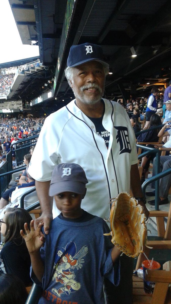 samriddle's tweet photo. Yep. Taking a youngster to a #Tigers game is a #humanizingexperience. Yep. http://t.co/StGr3KVFbC